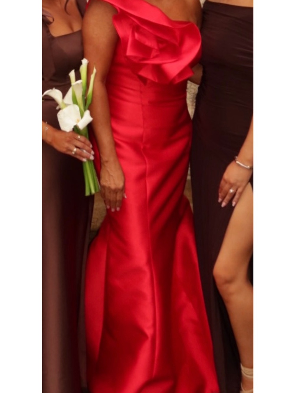 Elegant Red One-Shoulder Satin Gown